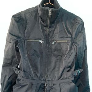 Fall/spring Jacket which becomes a crop jacket. Lightly worn maybe 2-3 times.
